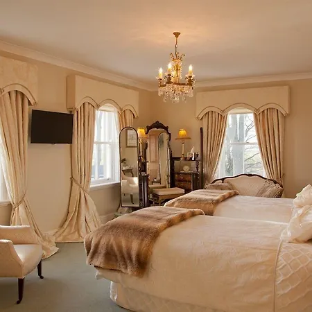West Longridge Manor B&B-3